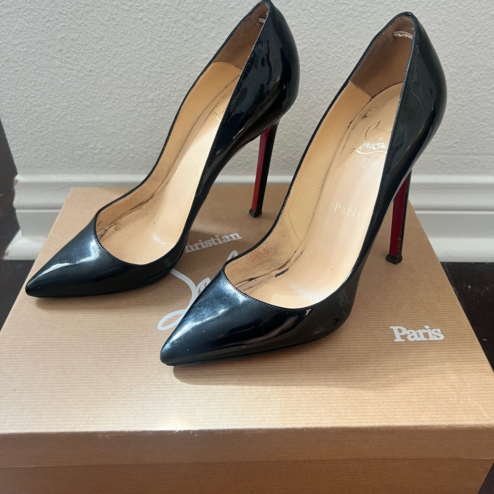Christian Louboutin iconic So Kate pumps